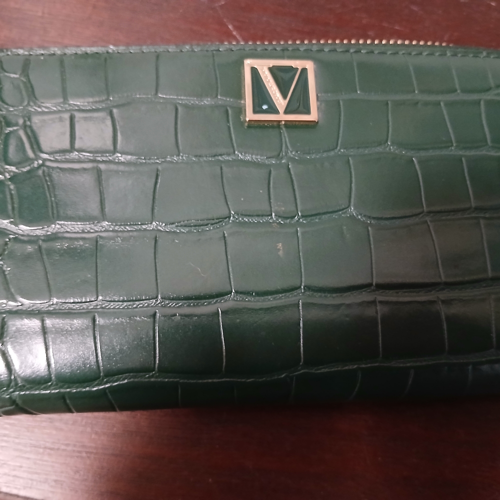 Green Croc-Embossed Wallet with Gold Accent